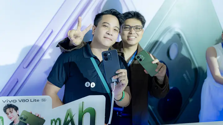 Kính Mắt Khung Lục Lăg