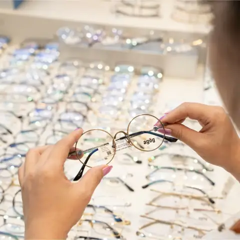 Kính Mắt Kiểu Tây Nữ