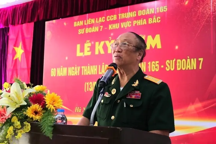 Kính Mắt Lạc Trung
