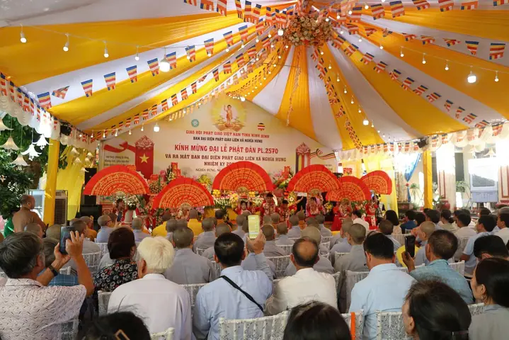 Kính Mắt Nghĩa Hưng