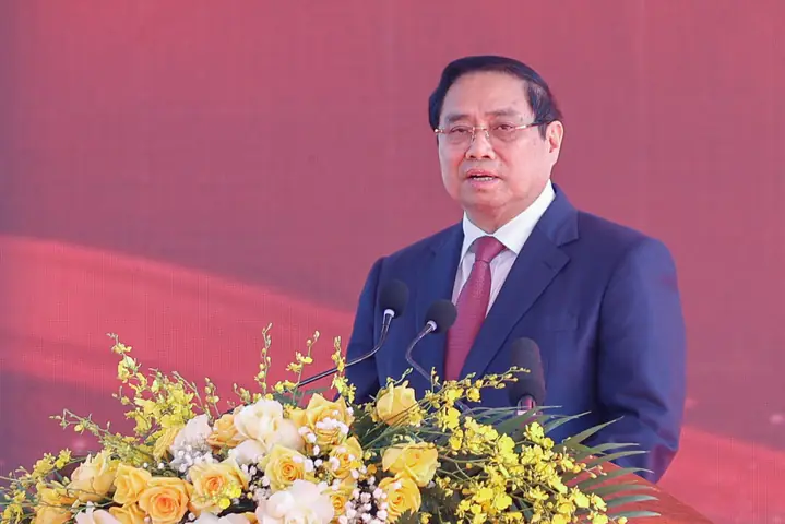 Kính Mắt Phạm Văn Đồng
