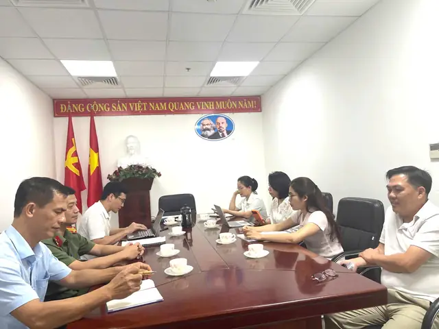 Kính Mắt Quang Nhãn Võ Chí Công