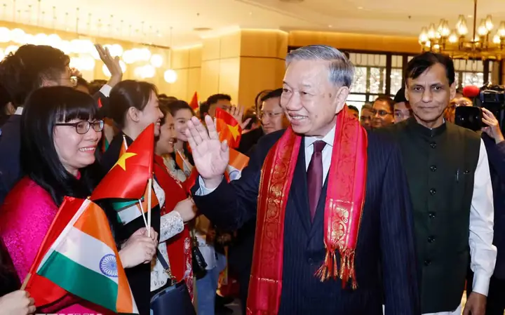 Kính Mắt Quang Nhiệt