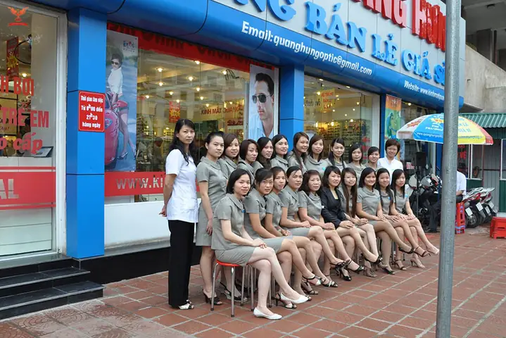 Kính Mắt Quaong Hưng
