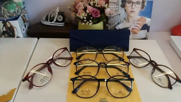 Kính Mắt Sánh Điểm Yên Bái