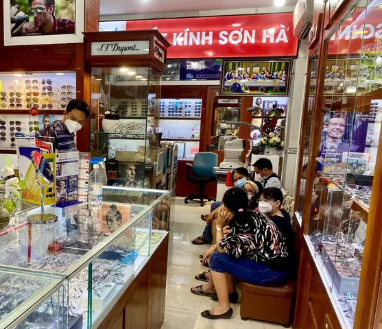 Kính Mắt Sơn Hà