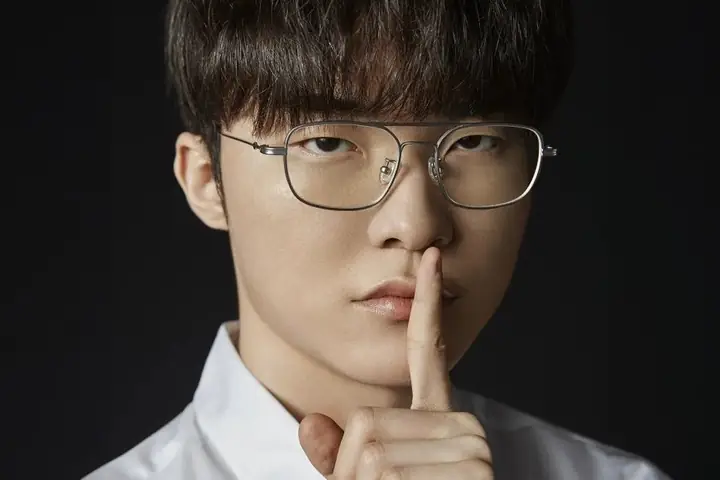 Kính Mắt Stealer