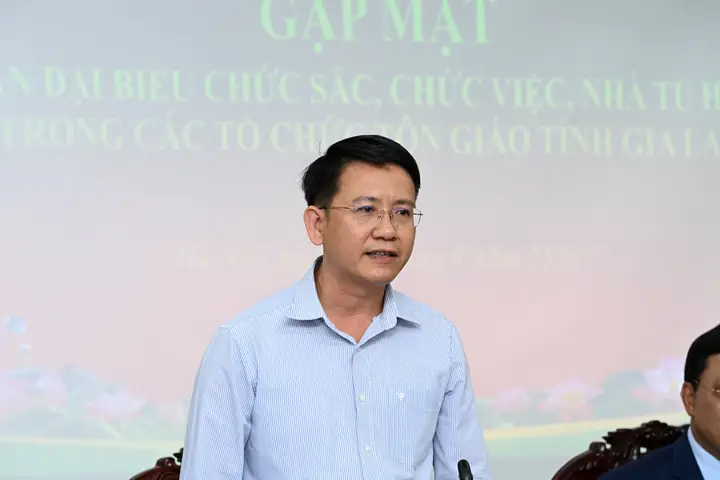 Kính Mắt Thanh Lịch Phố Đỗ Hành Kính Mắt Thanh Lịch Phố Đỗ Hành