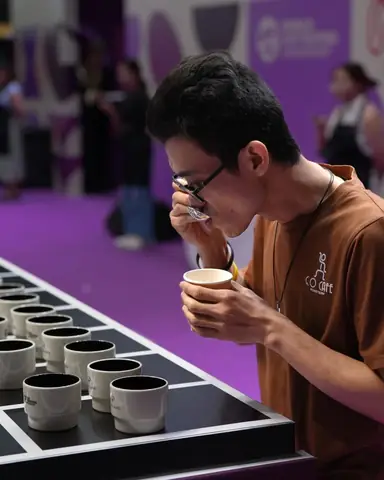 Kính Mắt Thiên Thăng