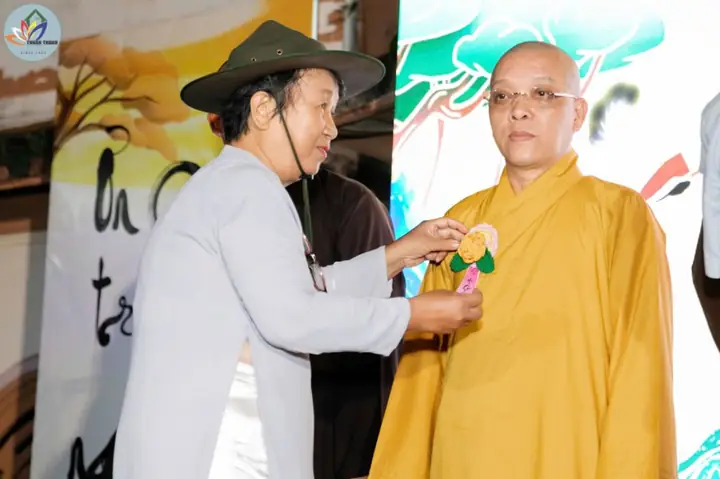 Kính Mắt Thuận Thành