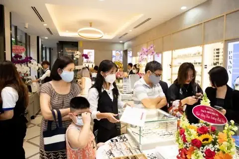 Kính Mắt Trương Định