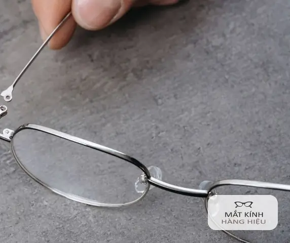 Mắt Kính Bị Lỏng