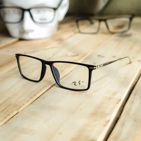 Mắt Kính Cận Cao Cấp