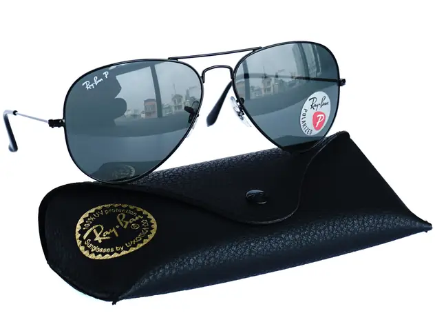 Mắt Kính Cận Rayban