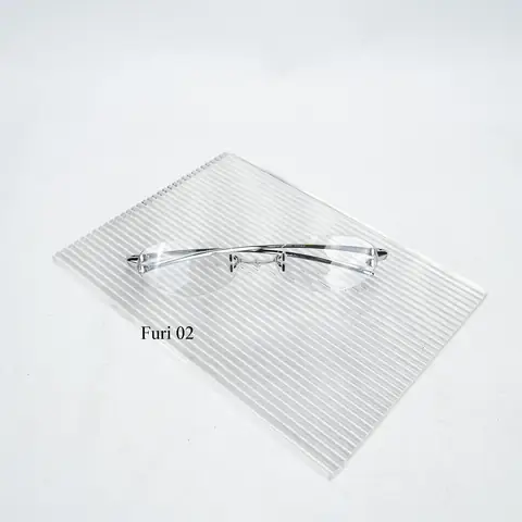 Mắt Kính Chữ V Chính Hãng