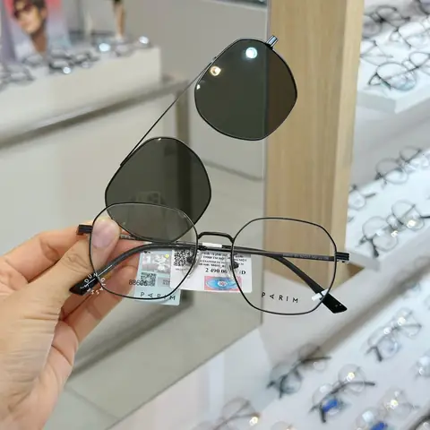 Mắt Kính Clip On