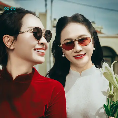 Mắt Kính Cổ Điển