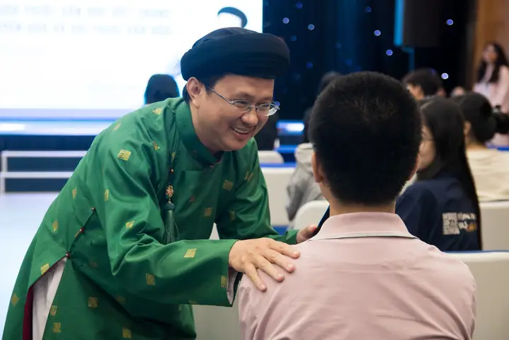 Mắt Kính Dịch Sang Tiếng Anh