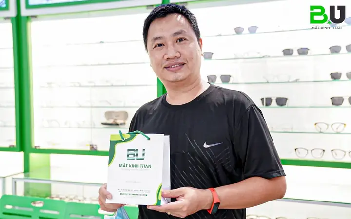 Mắt Kính Đổi Màu Đi Ngày Và Đêm