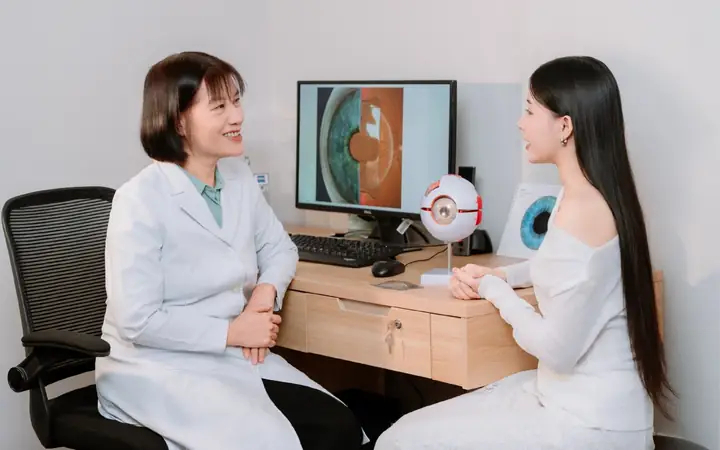 Mắt Kính Hải Yến