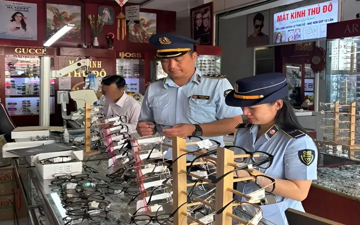 Mắt Kính Hiệu Rolex