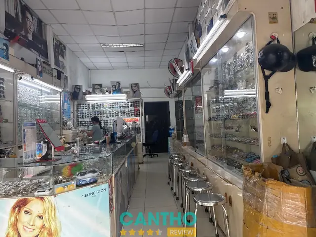 Mắt Kính Lý Tự Trọng