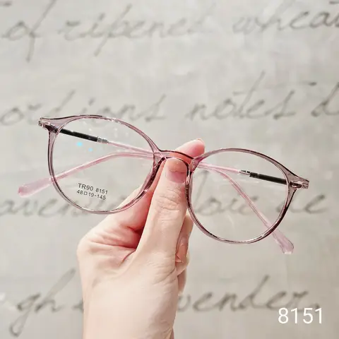 Mắt Kính Lyly