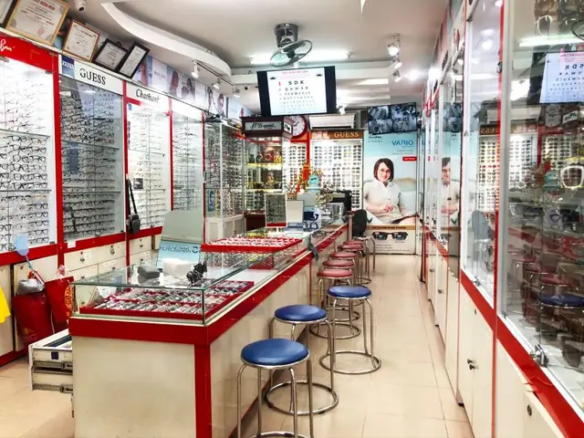 Mắt Kính Mỹ Tân