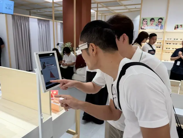 Mắt Kính Nhật Bản Takashimaya