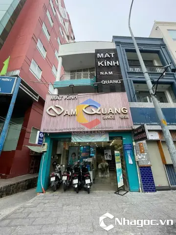 Mắt Kính Phan Xích Long