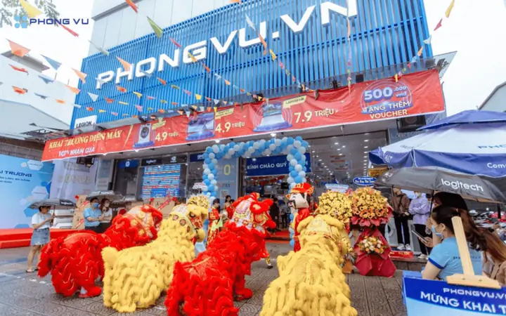 Mắt Kính Phong Vũ Trương Định