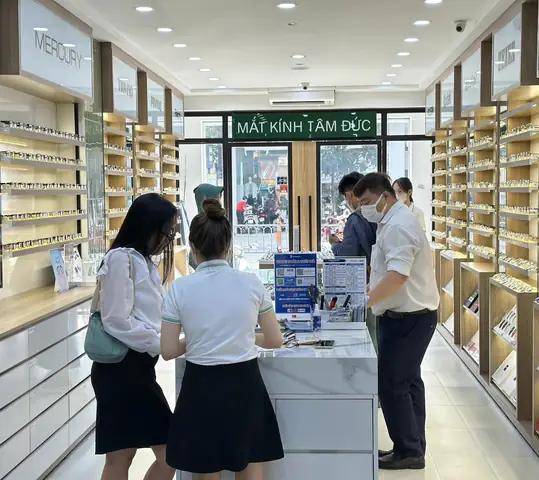 Mắt Kính Tâm Đức Review