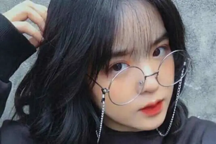Mắt Kính Tròn Có Dây