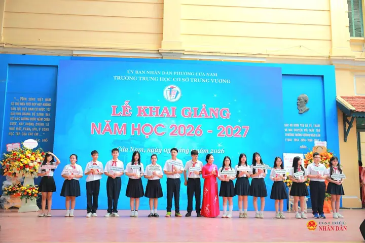 Mắt Kính Trưng Vương