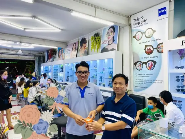 Mắt Kính Văn Nhiều Cần Thơ