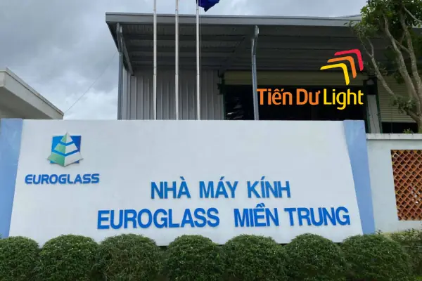 Nhà Máy Sản Xuất Mắt Kính