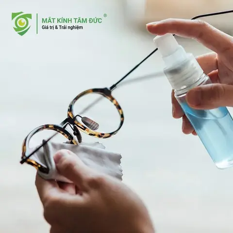 Nước Rửa Mắt Kính Có Độc Hại Không Nước Rửa Mắt Kính Có Độc Hại Không
