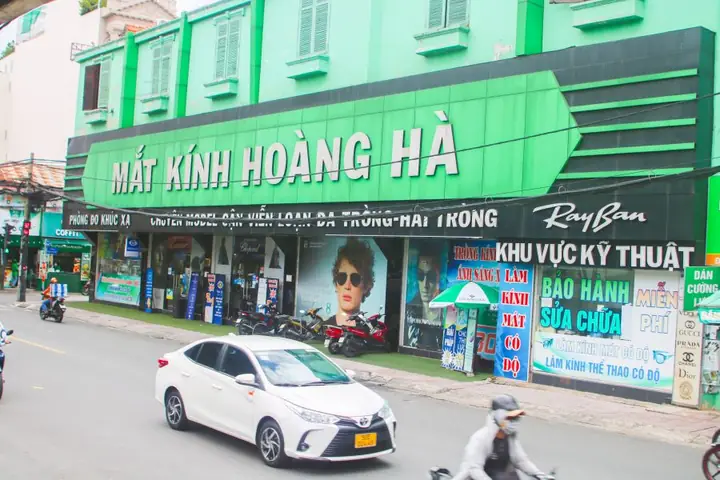 Phố Mắt Kính